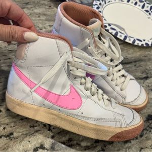 NIKE Blazer Kids Hot Pink size 4.5
